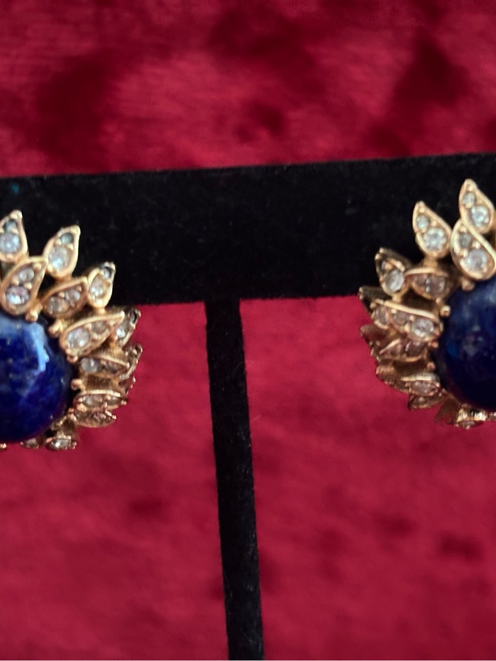 Vintage signed Ciner Gold-Tone Blue Stone Crystal Leaf Stud Earrings. Clip on